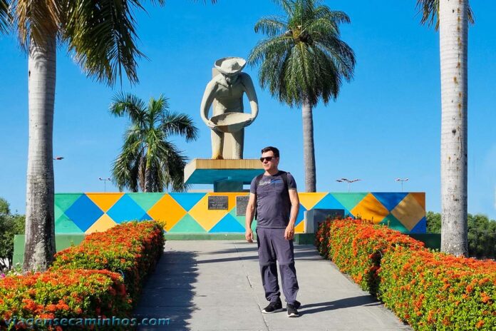 Boa Vista - Monumento ao Garimpeiro