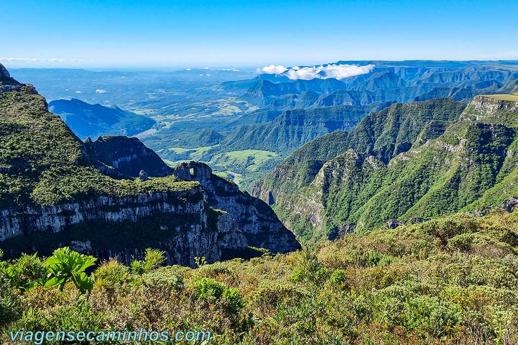 Morro da Igreja e Pedra Furada