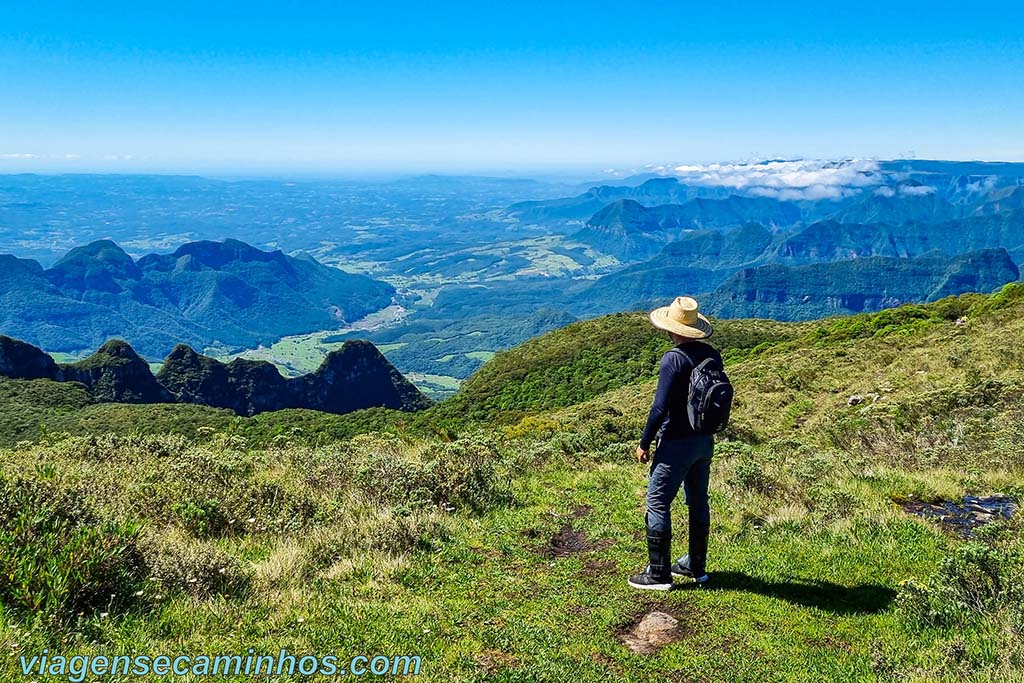 Trilha da Pedra Furada