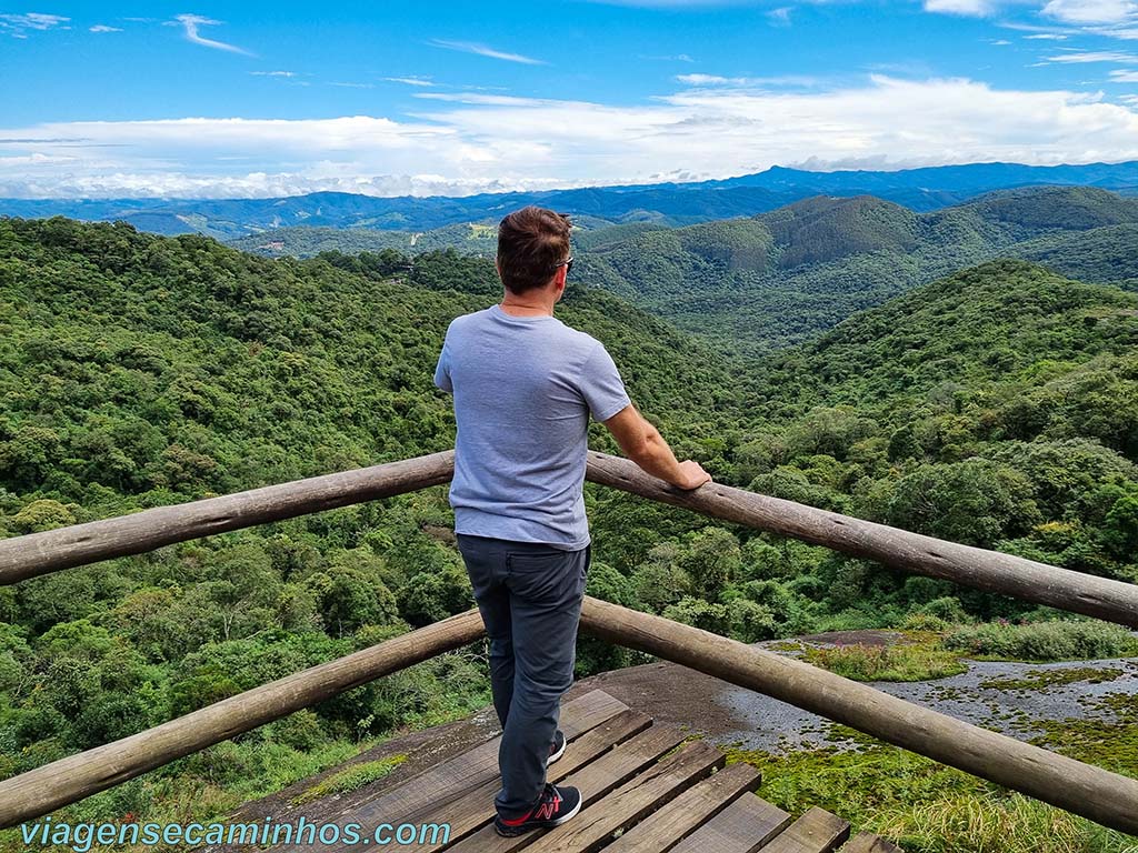 Monte Verde - Mirante na trilha da Pedra Redonda