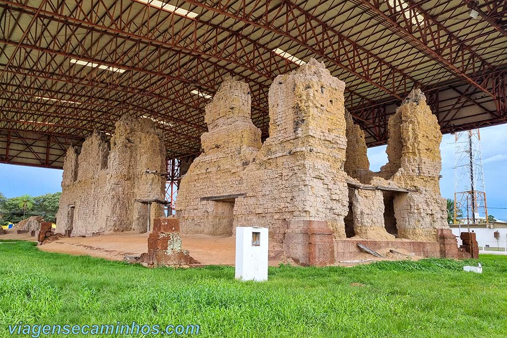 Ruínas da Igreja Matriz - Vila bela da Santíssima Trindade 