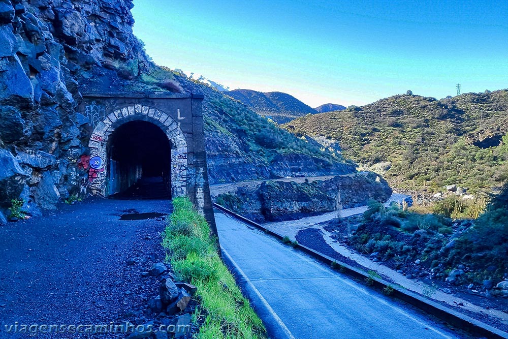 Túnel na estrada de Cajón de Maipo