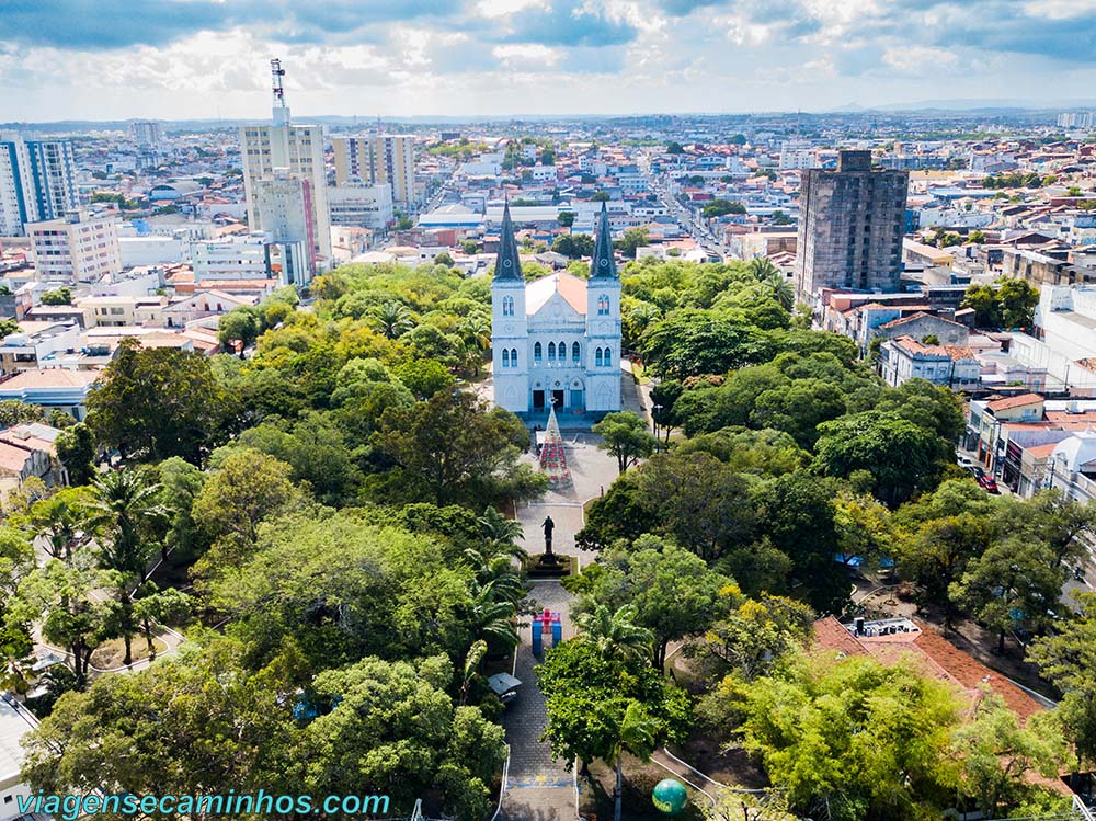 Praça Olímpio Campos e Catedral de Aracaju SE