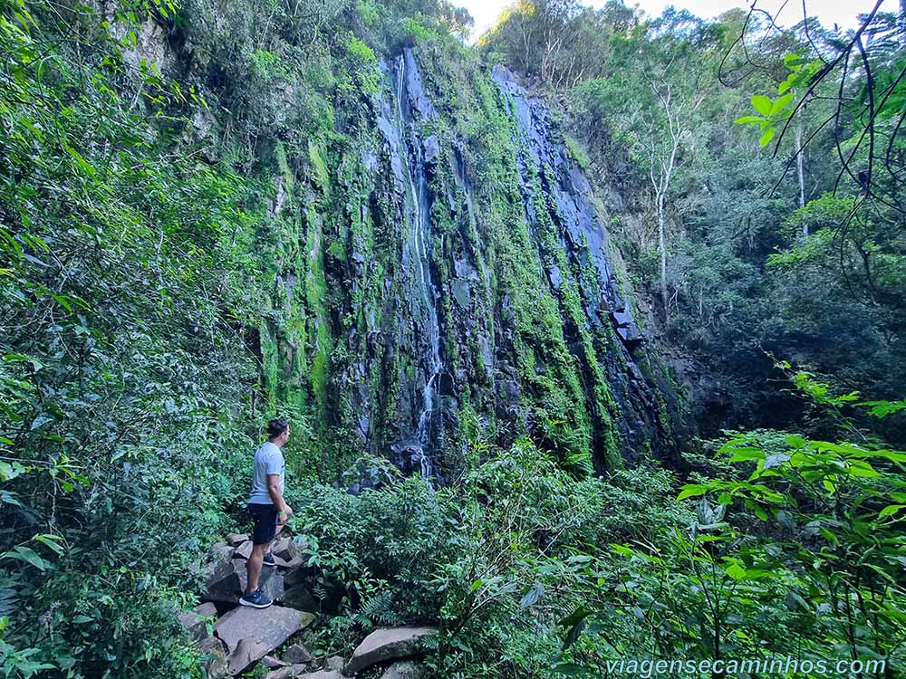 Cânion Perau do Facão - Cachoeira das Corticeiras