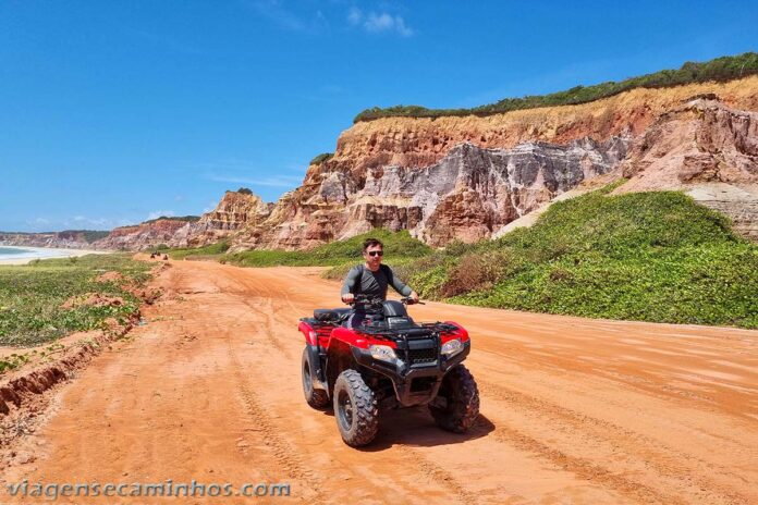 Passeio de quadriciclo na Praia do Gunga