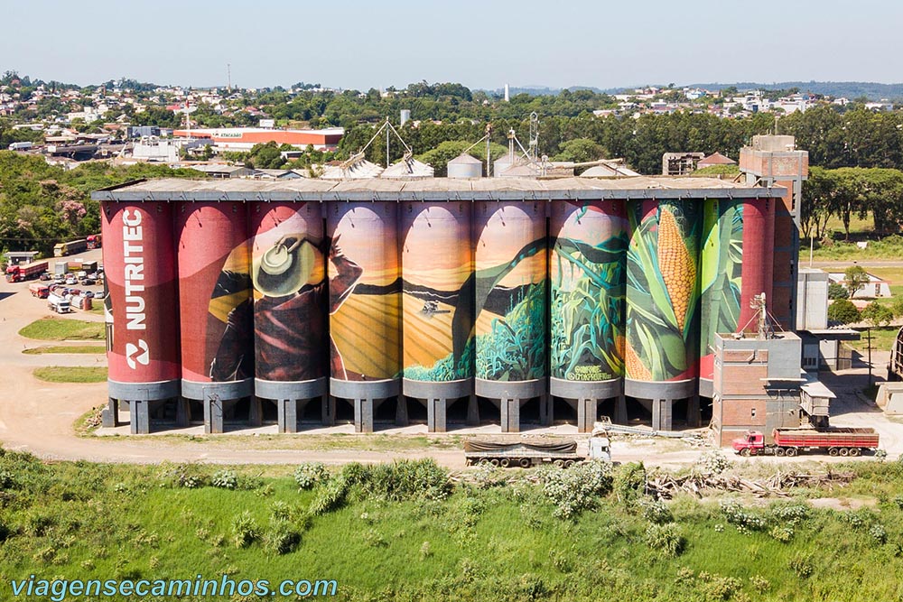 Mural dos Silos no Porto de Estrela RS