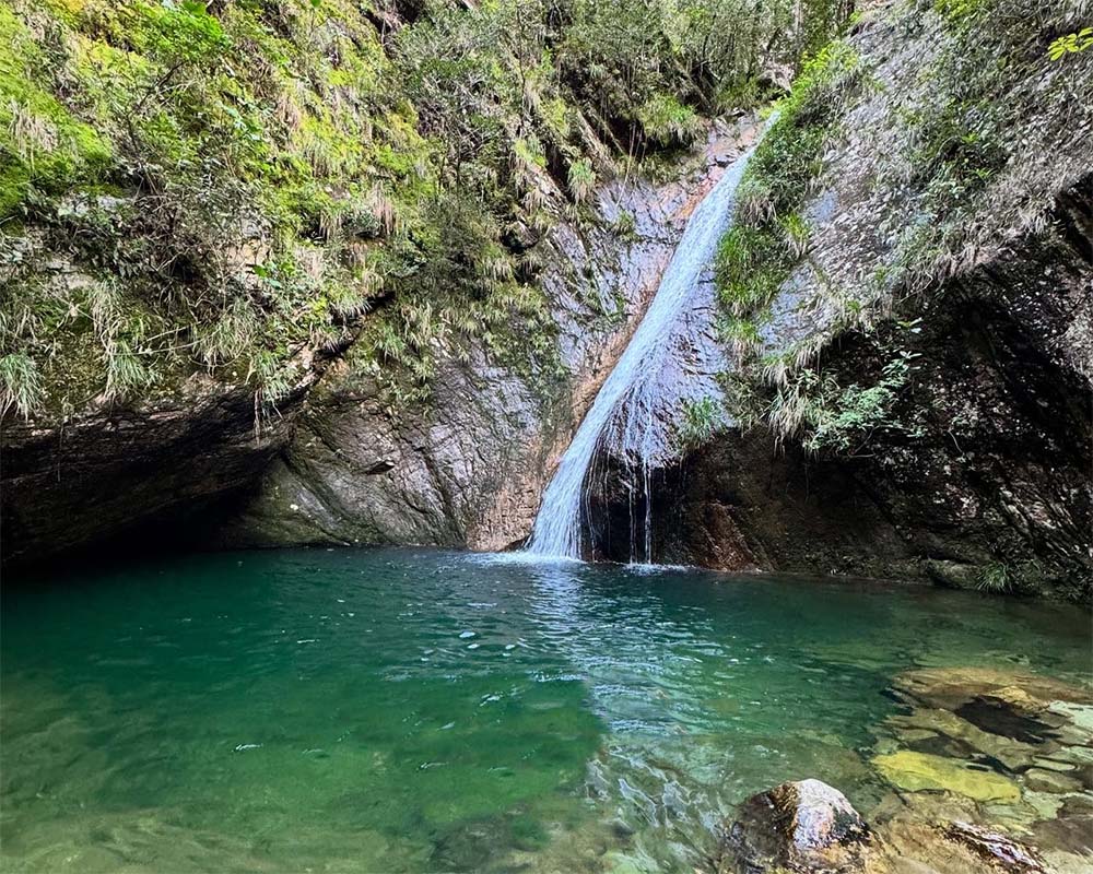 Cachoeira Água Limpa - Complexo Palmitos - Delfinópolis MG