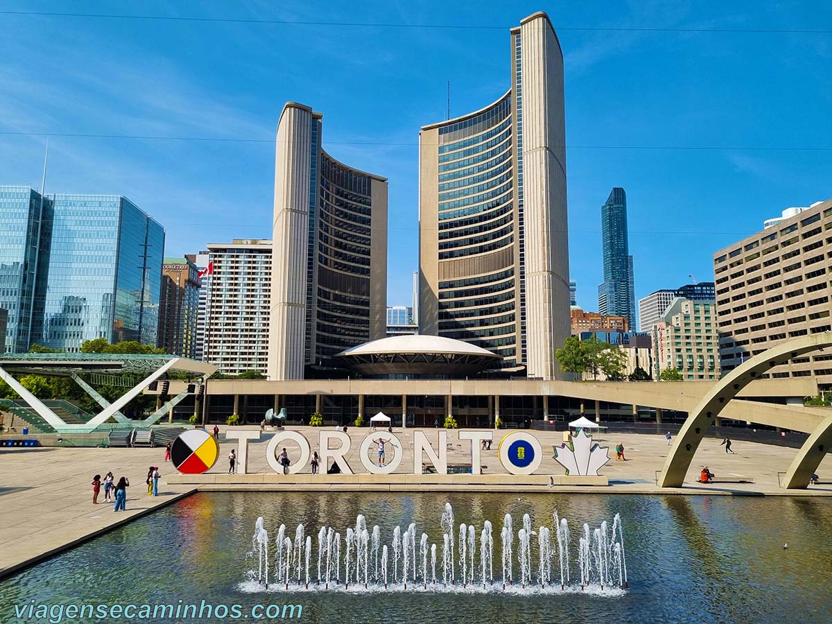 Toronto City Hall - Nathan Philiips Square