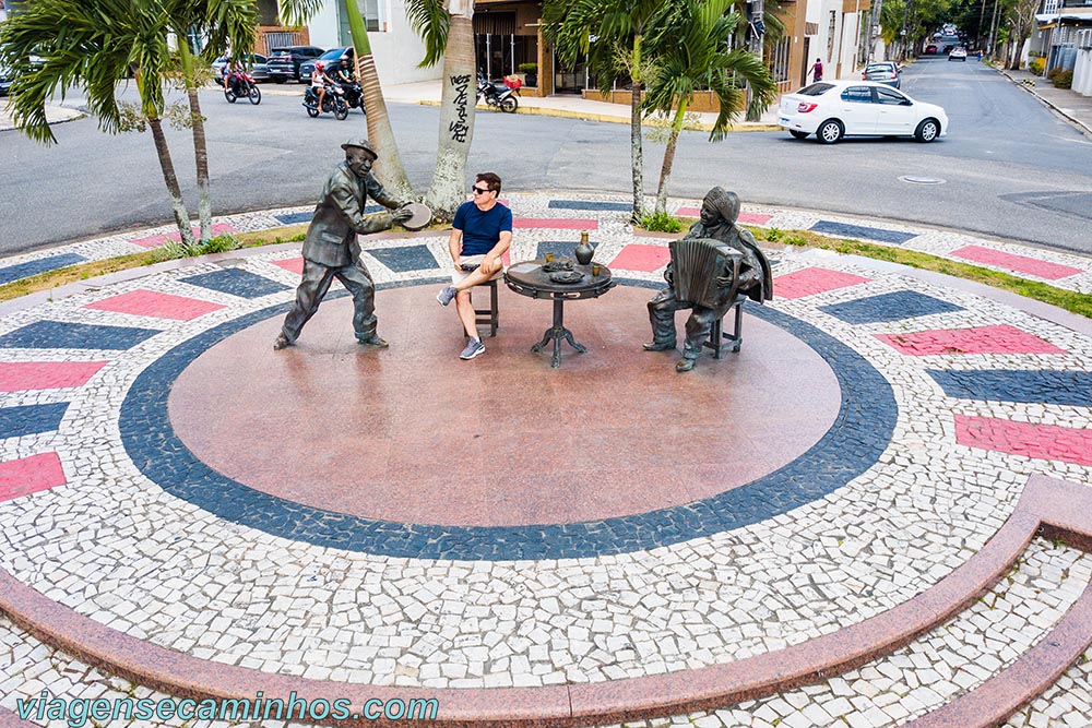 Monumento Farra da Bodega - Campina Grande PB