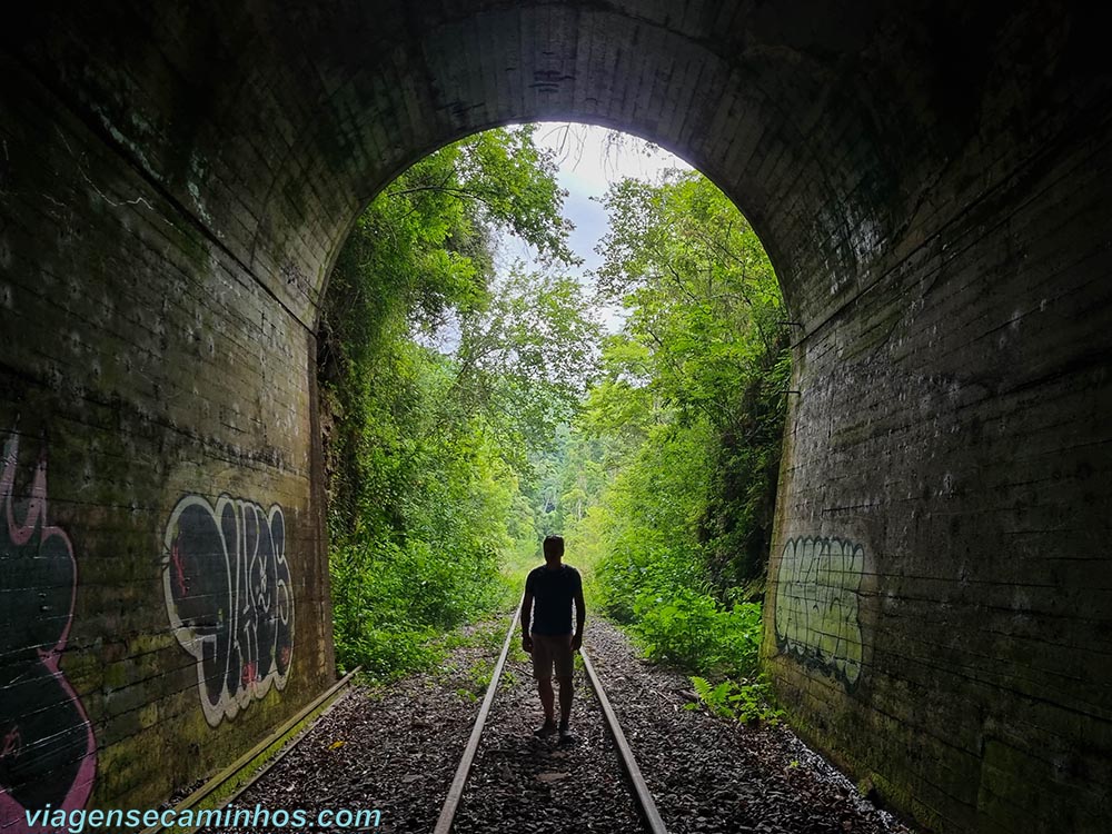 Túnel ferroviário em Roca Sales