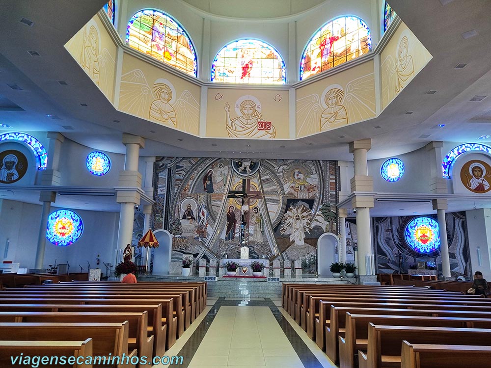 Interior da Basílica Menor no Santuário de Içara