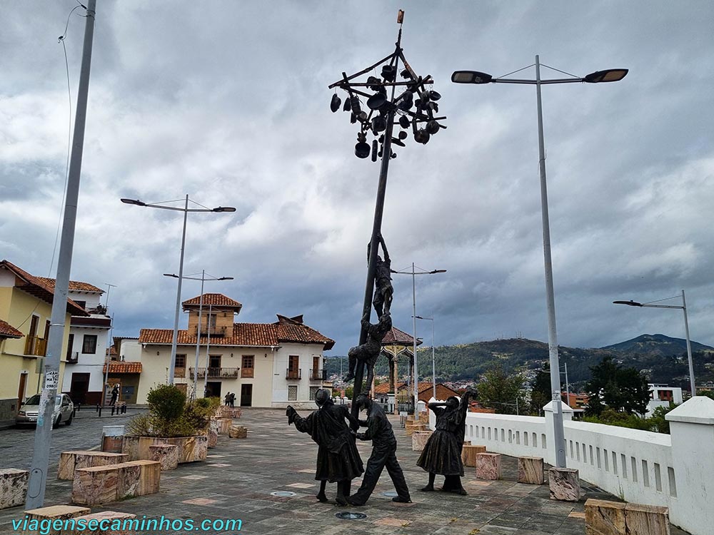 Praça Cruz del Vado - Cuenca, Equador