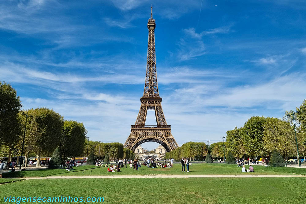 Paris - Champ de Mars e Torre Eiffel